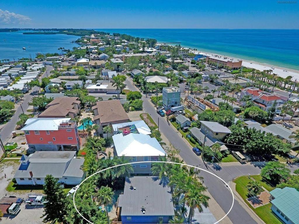 Beach Getaway Pool Condo Between The Island Marina And Beach Bradenton Beach Exteriér fotografie