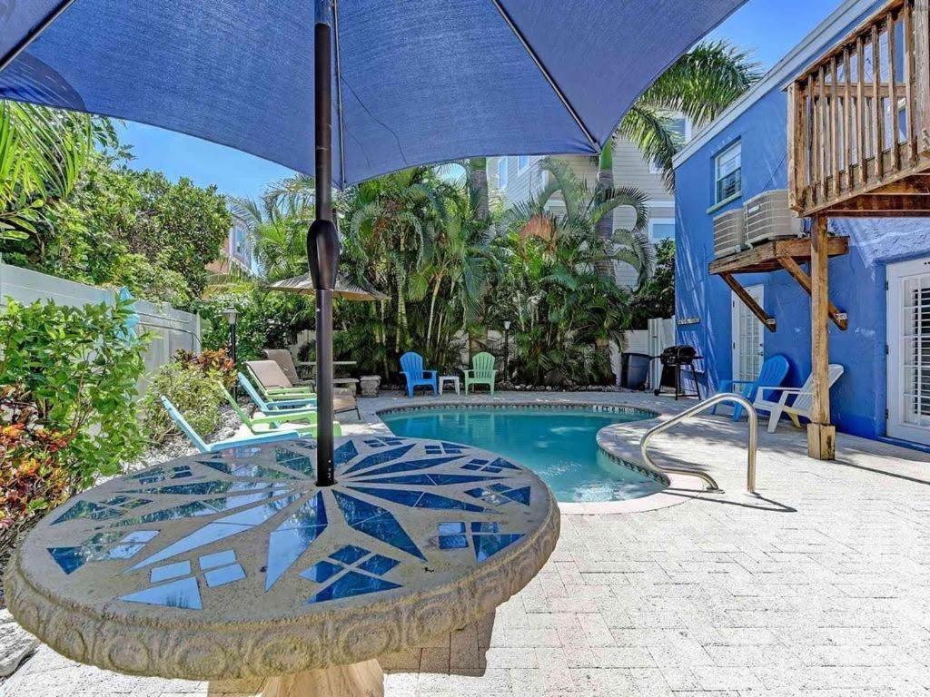 Beach Getaway Pool Condo Between The Island Marina And Beach Bradenton Beach Exteriér fotografie