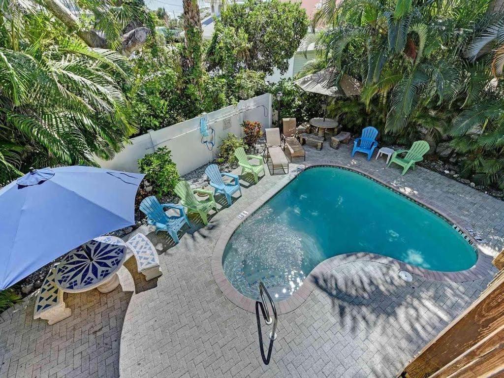 Beach Getaway Pool Condo Between The Island Marina And Beach Bradenton Beach Exteriér fotografie